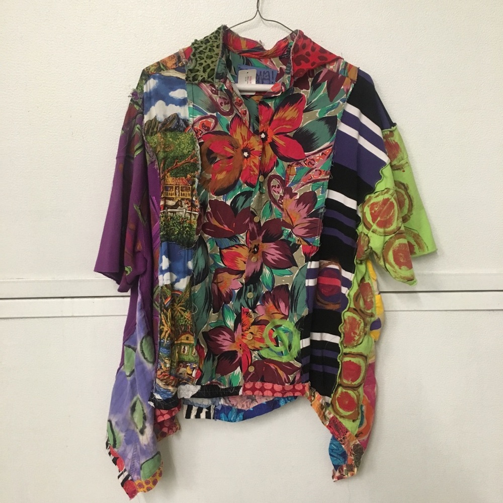 Mona Art to Wear Dancing Print Button Up